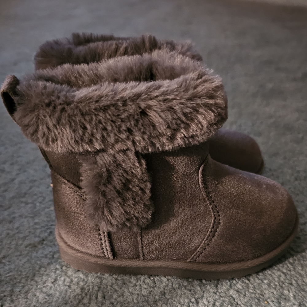 Toddler size 5T gray boots